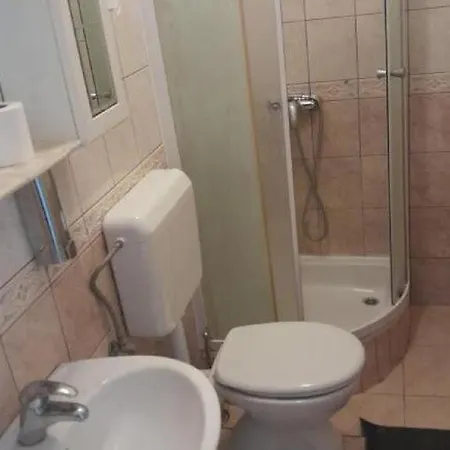 2 - Double With Shared Bathroom 1 - 8 *