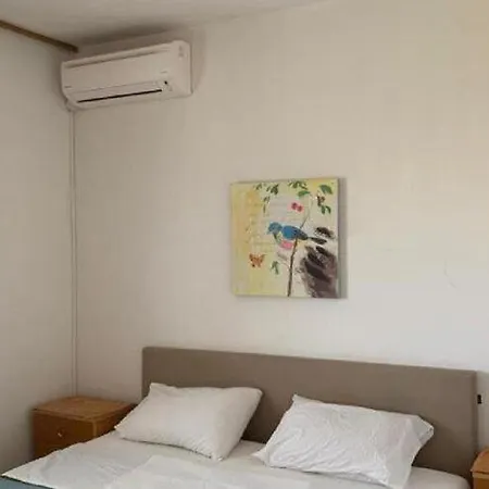Appartamento 2 - Double With Shared Bathroom 1 - 8 *